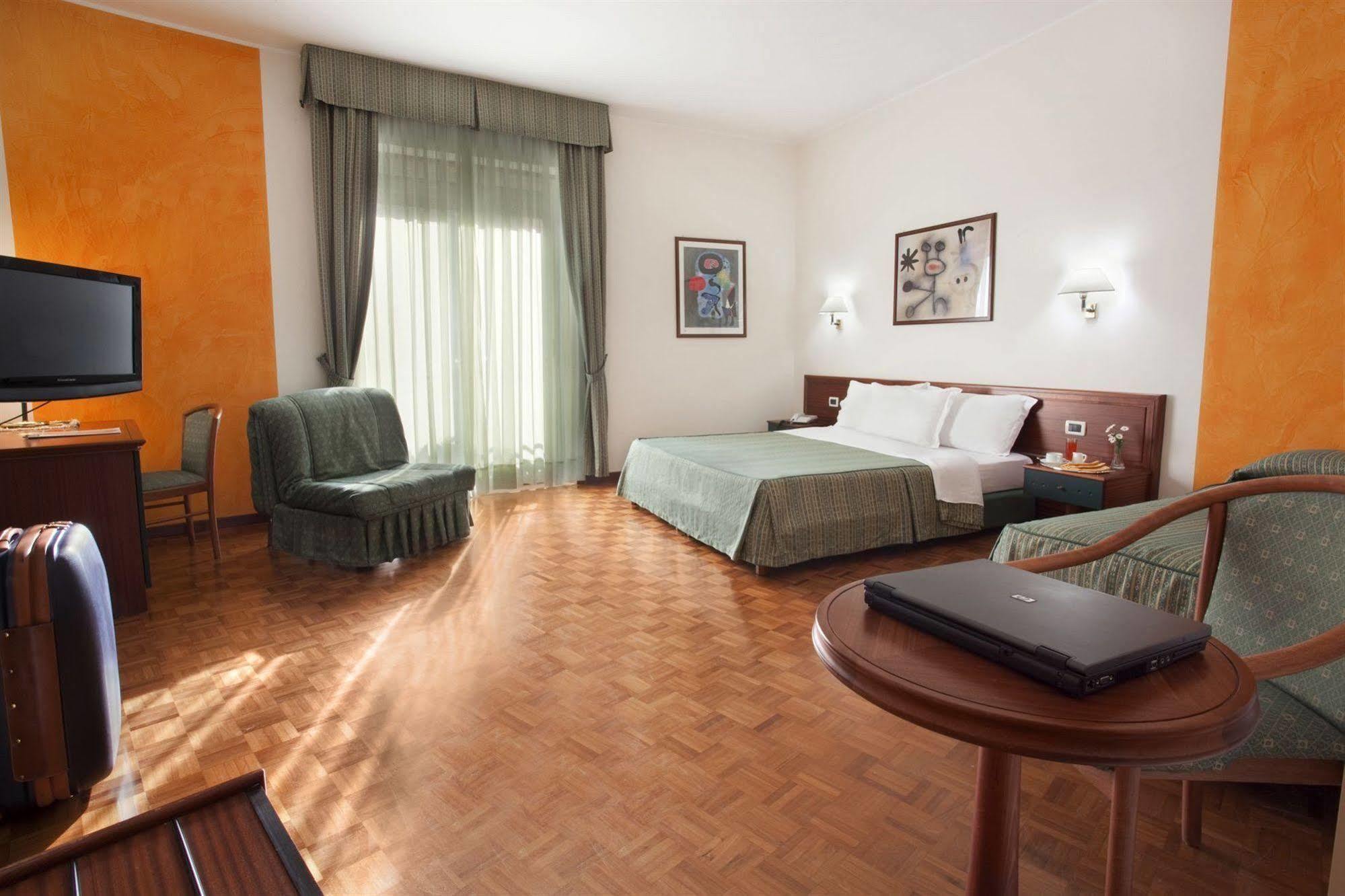 Grande Albergo Maugeri Acireale Camera foto